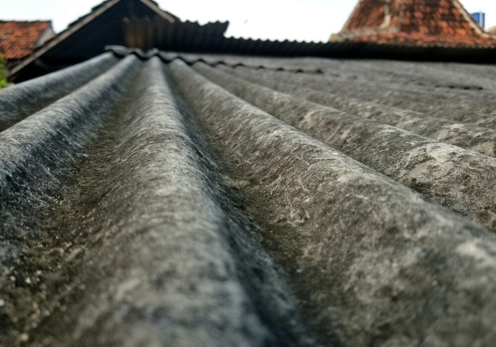 Photo,Of,Old,Asbestos,Roof